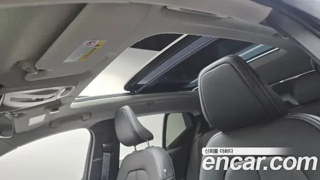 Volvo XC40 2019 — Photo 5/30