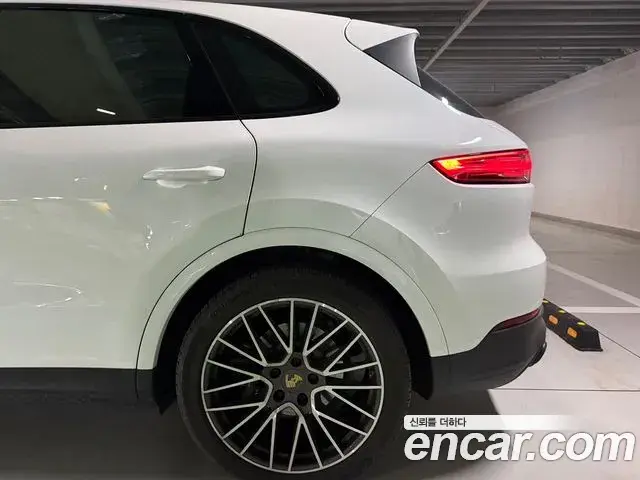 Porsche Cayenne 2023 — Фото 5/20