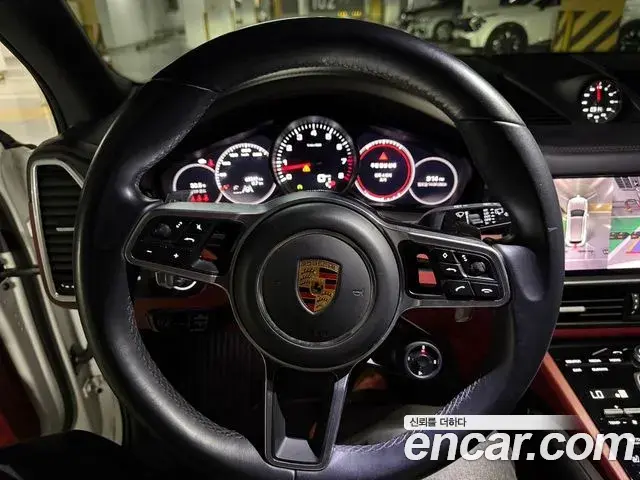 Porsche Cayenne 2023 — Фото 11/20