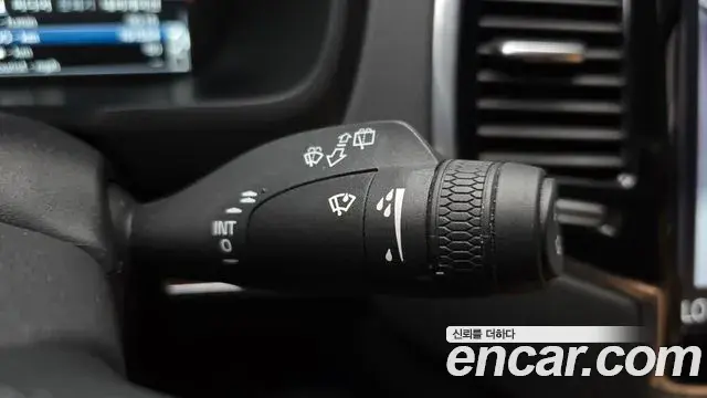 Volvo XC90 2019 — Şəkil 9/20