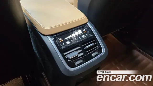 Volvo XC90 2019 — Şəkil 11/20