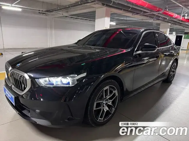 BMW 5 Series 2025 — Фото 9/17