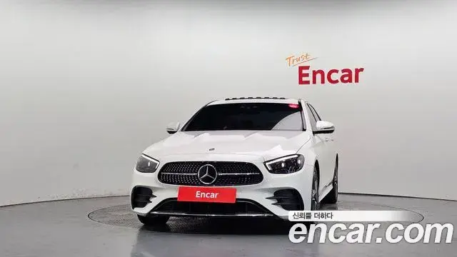 Mercedes-Benz E-Class 2023 — Фото 3/20