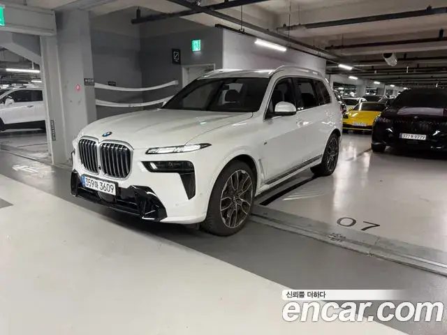 BMW X7 2025 — Photo 12/12