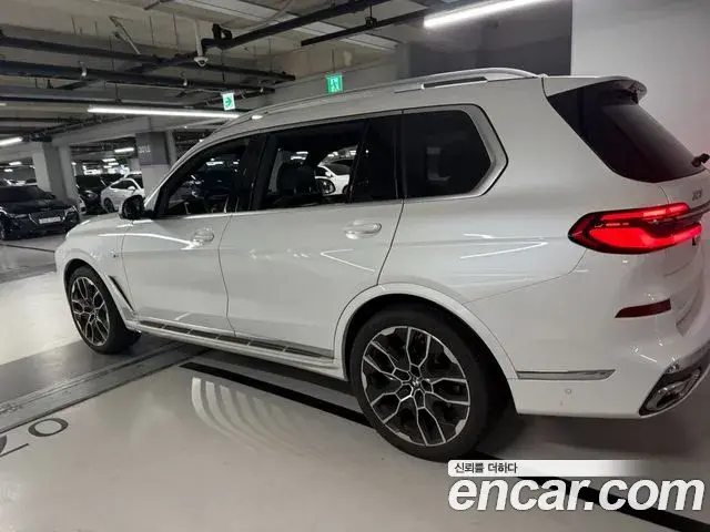 BMW X7 2025 — Photo 7/12