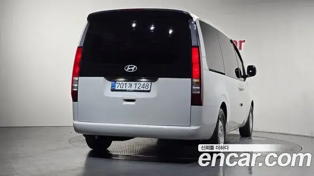 Hyundai Staria 2024 — Фото 4/20