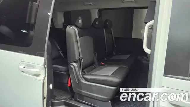 Hyundai Staria 2024 — Фото 12/20