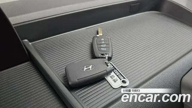 Hyundai Staria 2024 — Фото 15/20