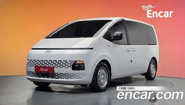 Hyundai Staria 2024 — Фото 1/20