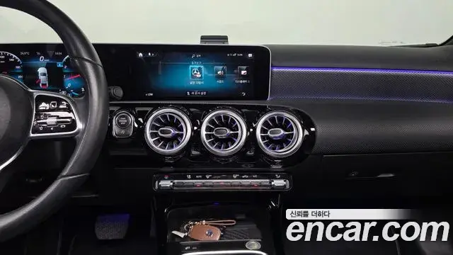 Mercedes-Benz A-Class 2020 — ფოტო 15/20