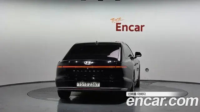 Hyundai Grandeur Hybrid 2023 — Şəkil 17/20