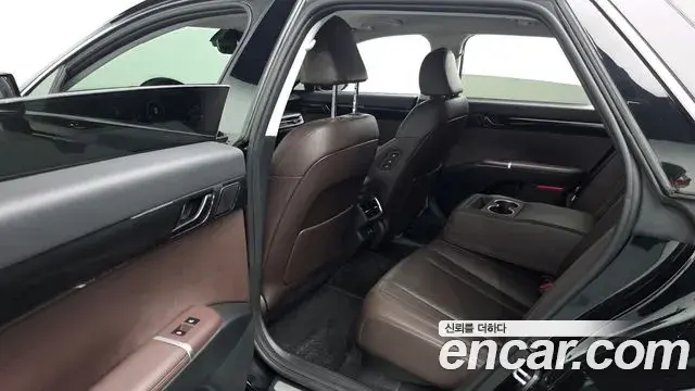 Hyundai Grandeur Hybrid 2023 — Şəkil 19/20