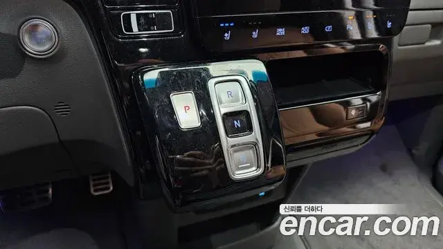 Hyundai Staria 2024 — Фото 9/20