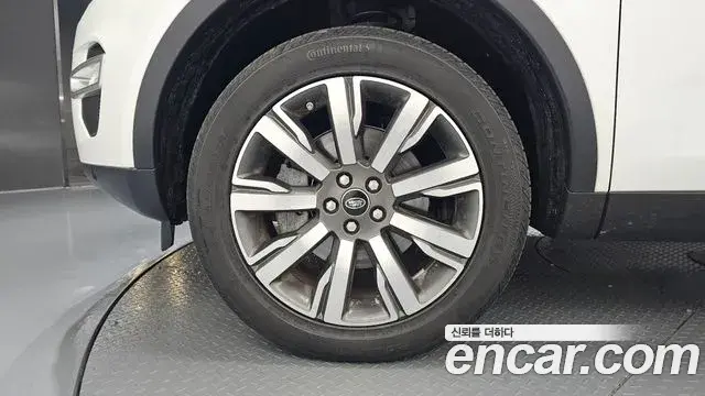 Land Rover Discovery Sport 2019 — Фото 5/20
