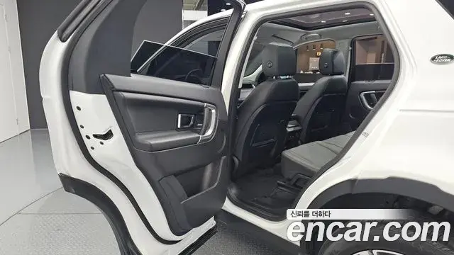 Land Rover Discovery Sport 2019 — Фото 12/20