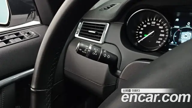 Land Rover Discovery Sport 2019 — Фото 17/20
