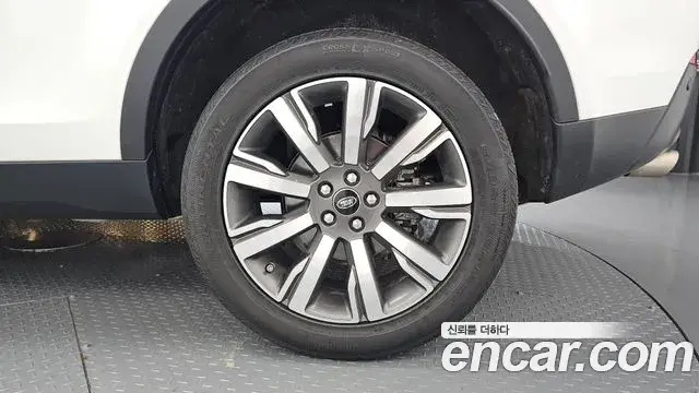 Land Rover Discovery Sport 2019 — Photo 25/34