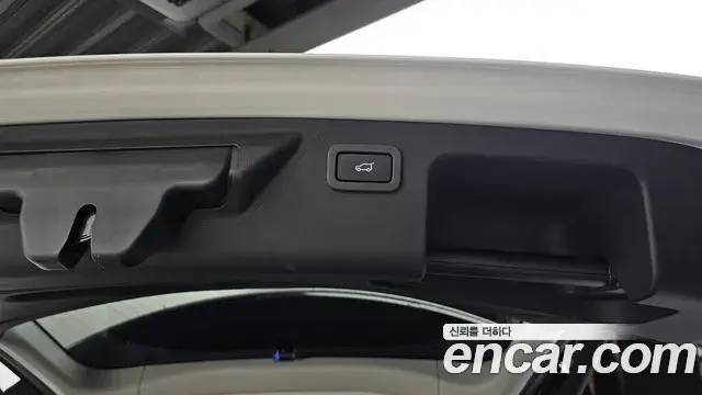 Land Rover Discovery Sport 2019 — Photo 13/34