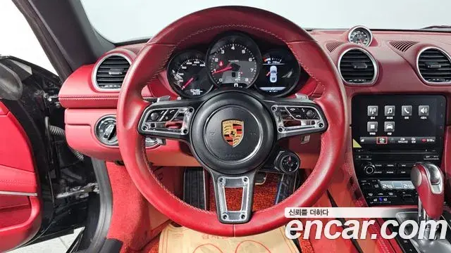 Porsche 718 Cayman 2020 — Photo 18/20