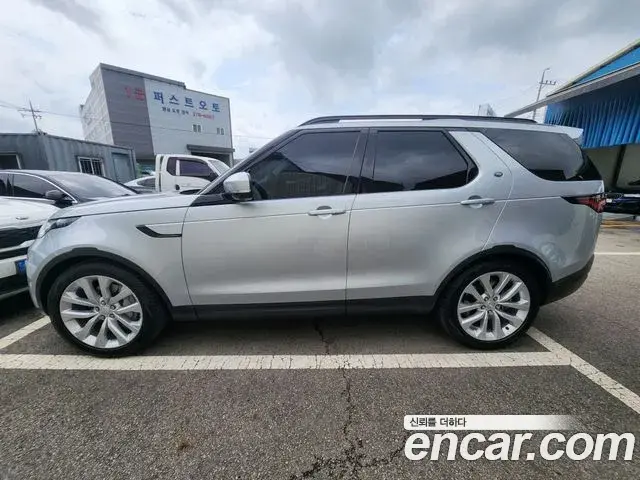 Land Rover Discovery 5 2023 — Şəkil 12/20