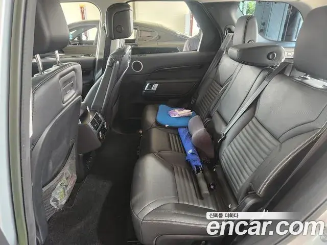 Land Rover Discovery 5 2023 — Şəkil 15/20