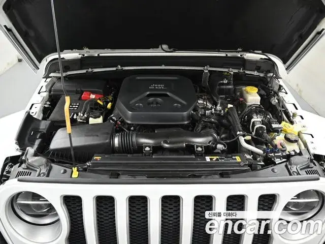 Jeep Wrangler 2022 — Şəkil 10/20