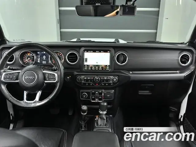 Jeep Wrangler 2022 — Şəkil 7/20