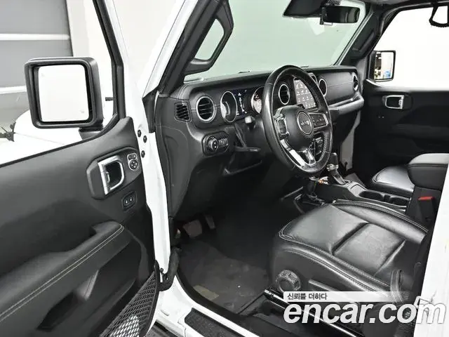 Jeep Wrangler 2022 — Şəkil 19/20