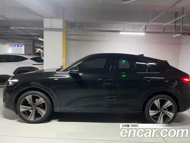 Audi Q5 2025 — Фото 3/9