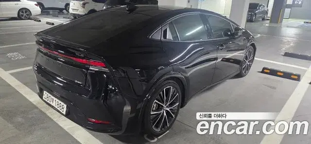 Toyota Prius 2024 — Şəkil 2/10