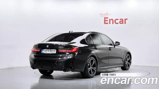 BMW 3 Series 2023 — Photo 14/31
