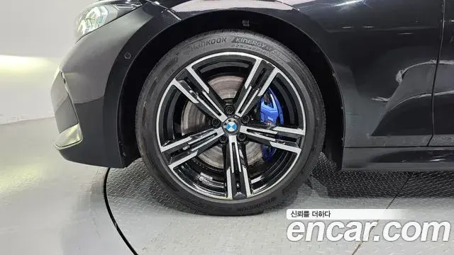 BMW 3 Series 2023 — Photo 25/31