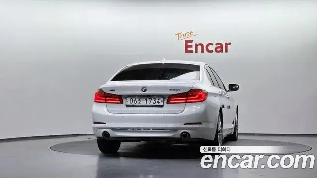 BMW 5 Series 2018 — Фото 4/20
