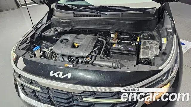 Kia Seltos 2023 — Şəkil 9/20