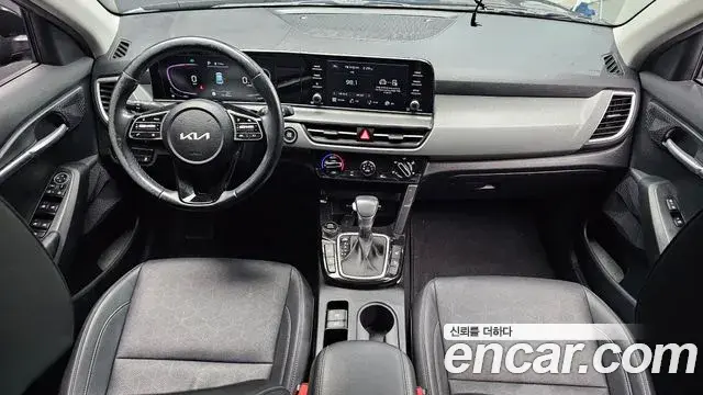 Kia Seltos 2023 — Şəkil 7/20