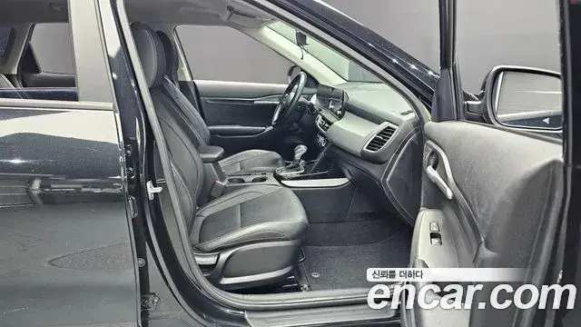 Kia Seltos 2023 — Şəkil 14/20