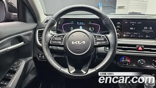 Kia Seltos 2023 — Şəkil 2/20