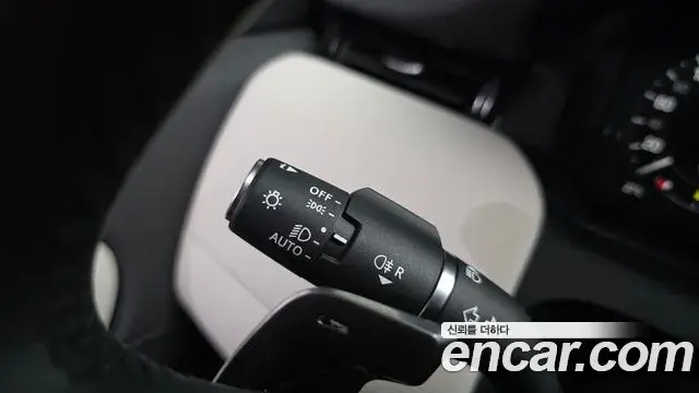 Land Rover Discovery Sport 2024 — Şəkil 29/33