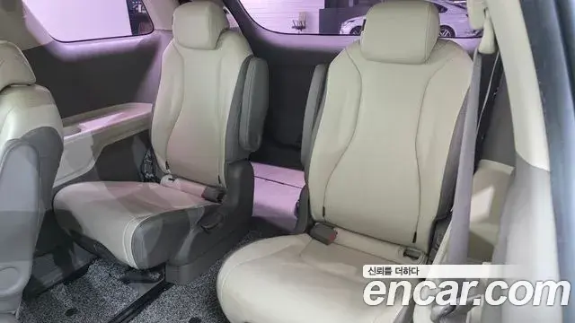 Kia Carnival 2021 — Фото 11/20