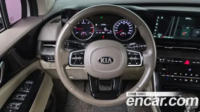 Kia Carnival 2021 — Фото 13/20