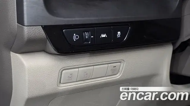 Kia Carnival 2021 — Фото 17/20