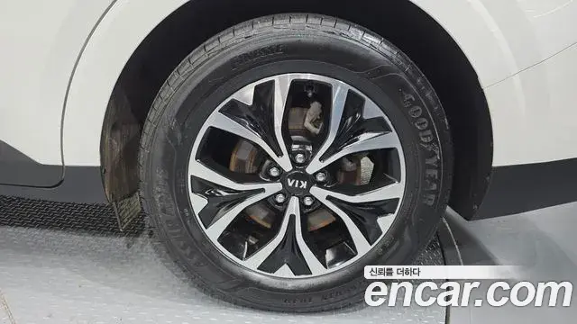 Kia Carnival 2021 — Şəkil 26/30
