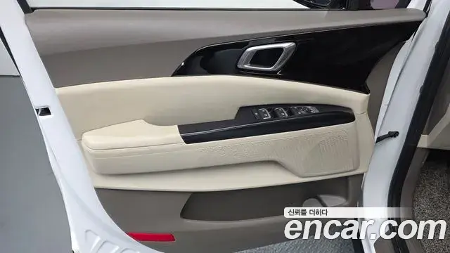 Kia Carnival 2021 — Şəkil 27/30
