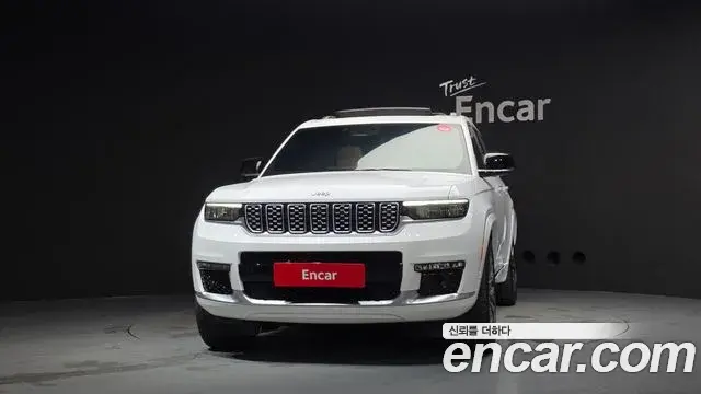 Jeep Grand Cherokee 2023 — Фото 2/20