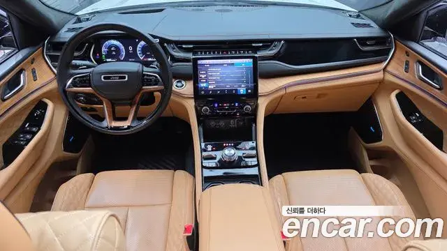Jeep Grand Cherokee 2023 — Фото 10/20