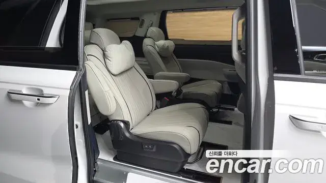 Kia Carnival 2025 — Фото 11/20