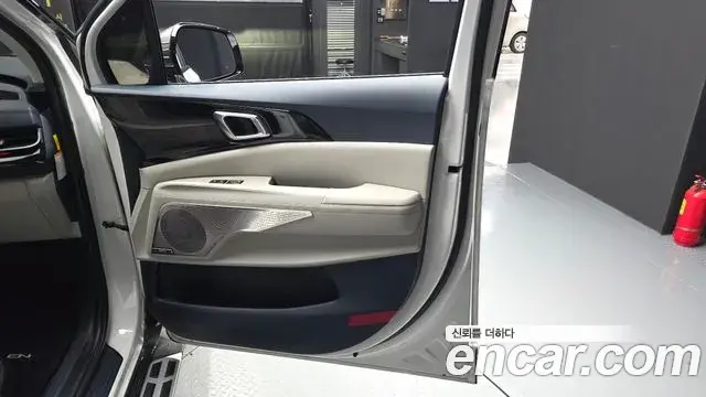 Kia Carnival 2025 — ფოტო 3/39