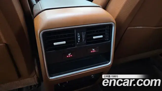 Porsche Cayenne 2019 — ფოტო 23/32