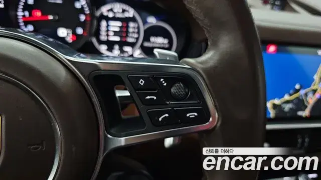 Porsche Cayenne 2019 — ფოტო 3/32