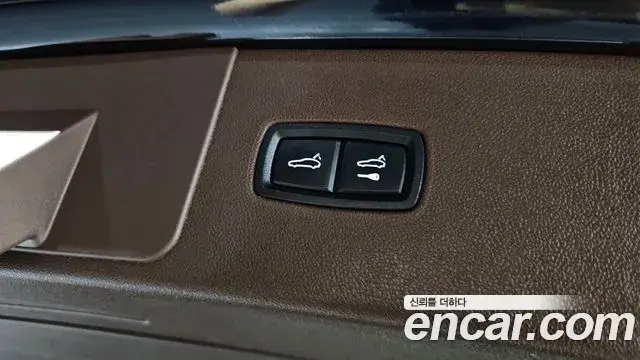 Porsche Cayenne 2019 — ფოტო 22/32